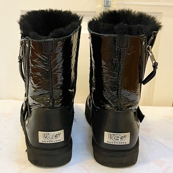 Authentic UGG Blaise mid calf patent leather boots - Picture 7 of 16